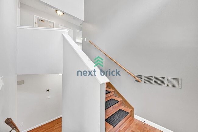 Building Photo - 3 Bed 2 Bath Single-family Home is availab...