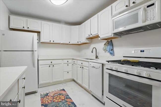 Building Photo - 4501 Arlington Blvd