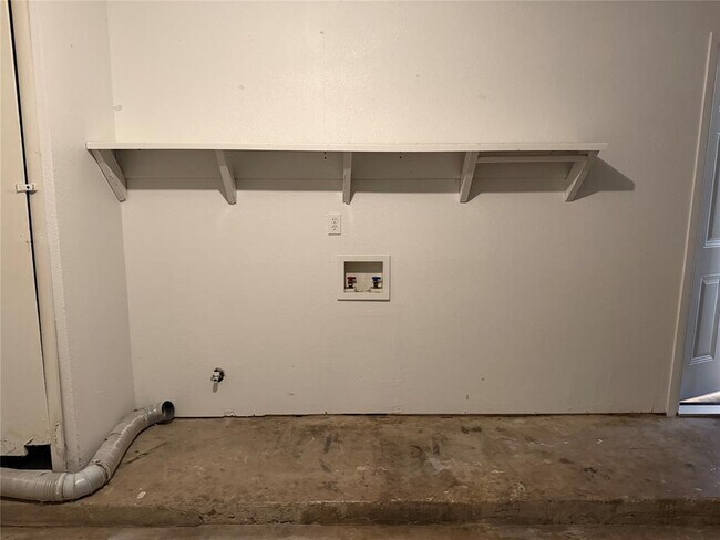 Building Photo - 4714 Creek Bend Dr