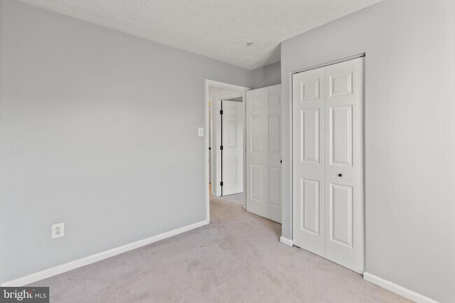 Building Photo - 5030 Finsbury Rd