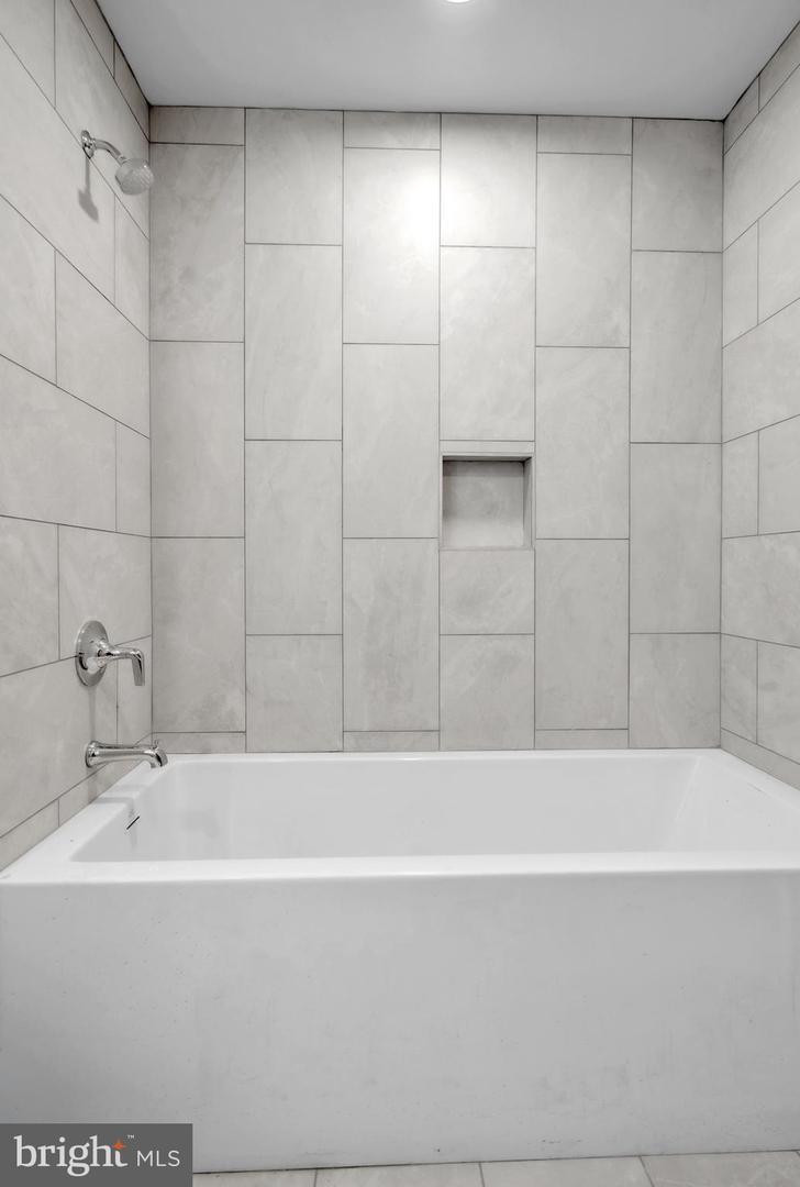 Building Photo - 1801 Market St