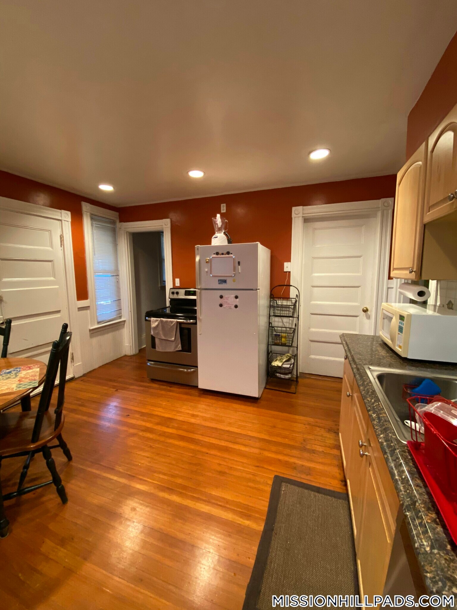 Building Photo - 10 Sachem St