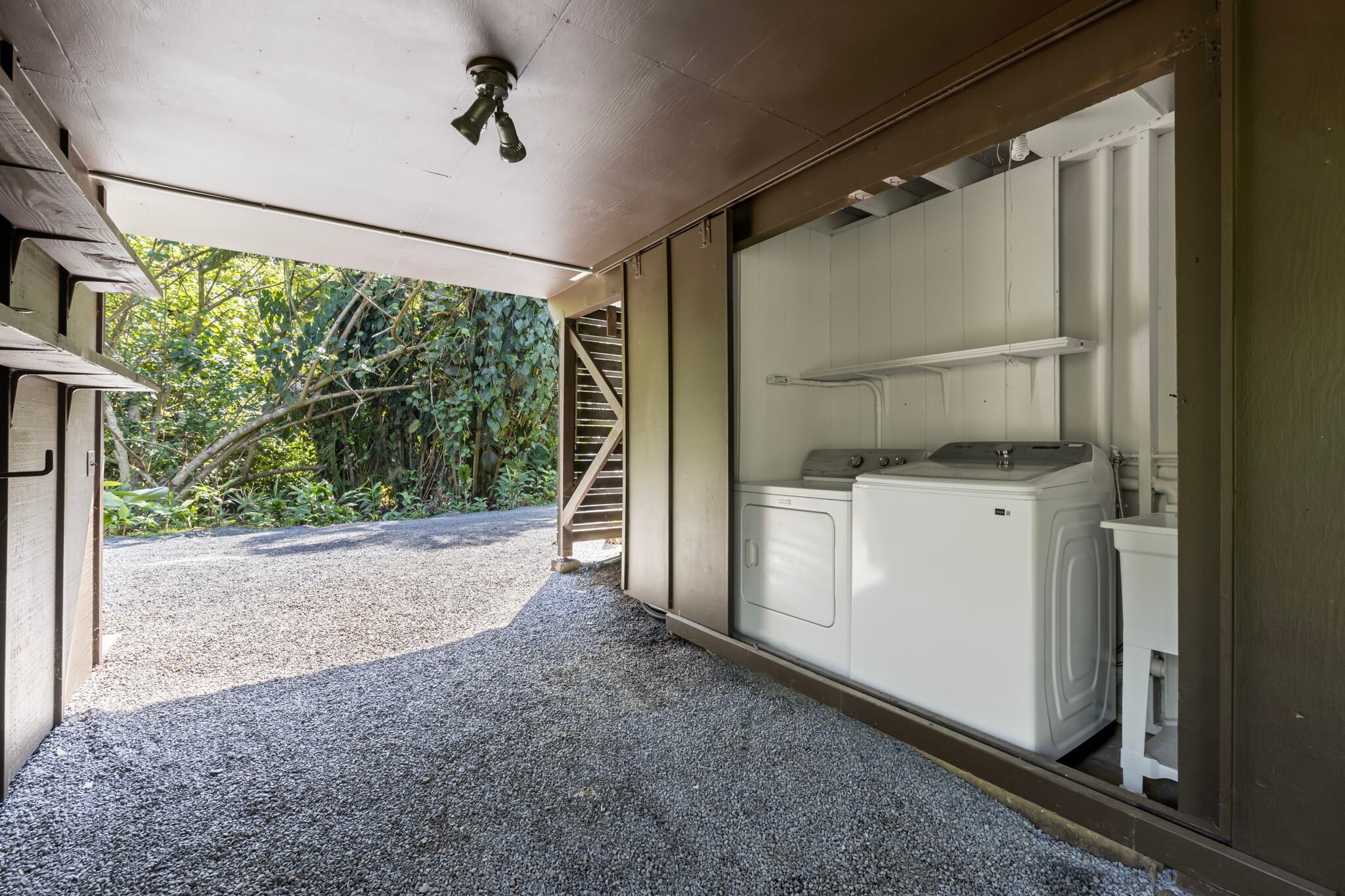 Laundry - 153 W Waipio Rd