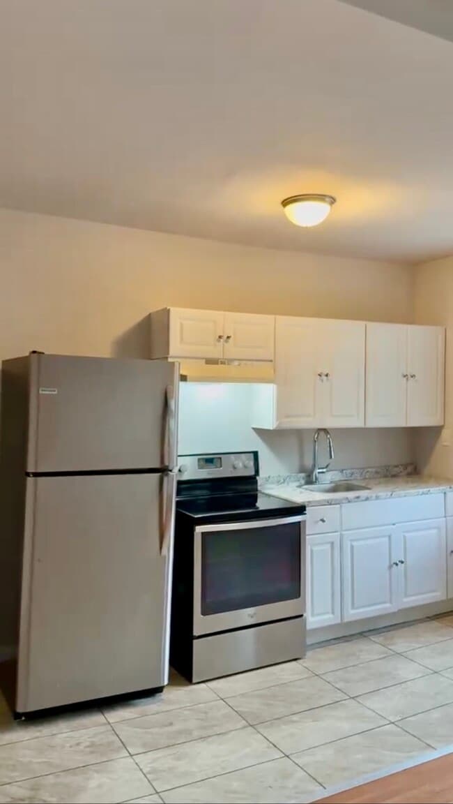 Building Photo - 5749 E Wister St