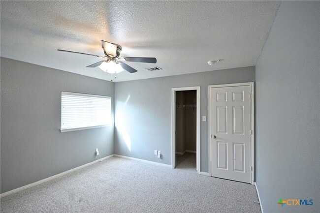 Building Photo - 2065 Dove Crossing Dr