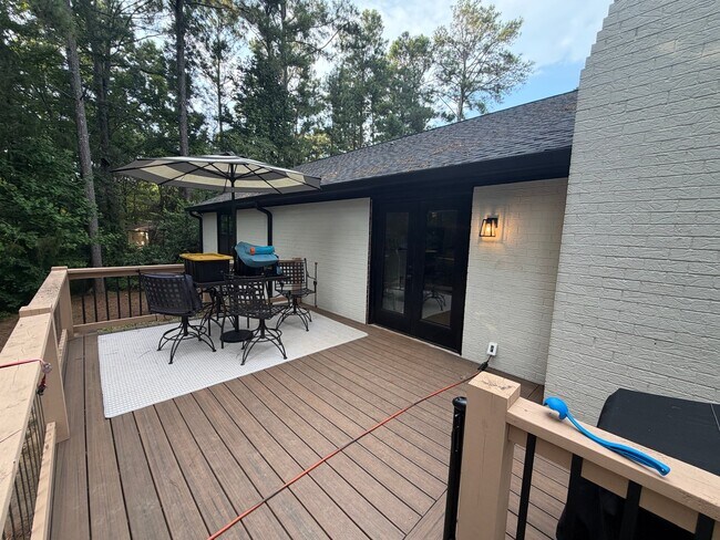 Building Photo - 1120 Creek Bridge Dr