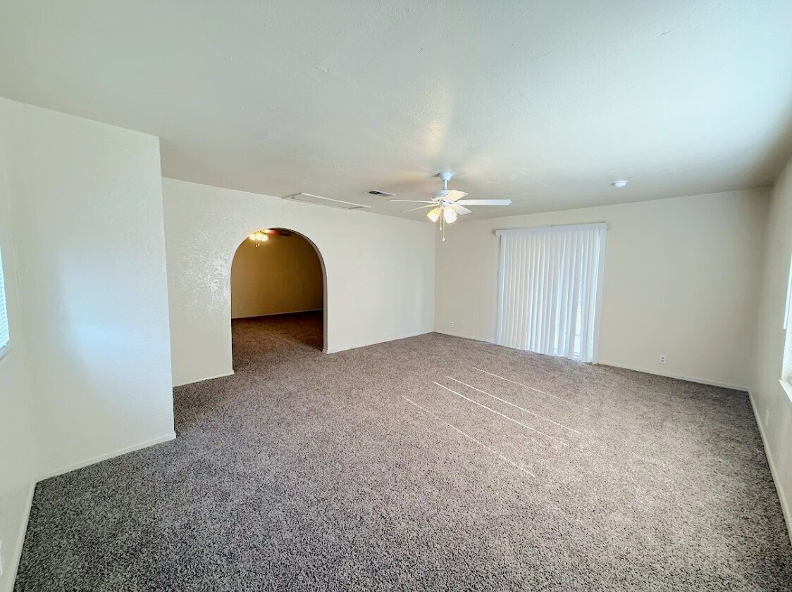 Building Photo - 2559 Ballantyne Dr