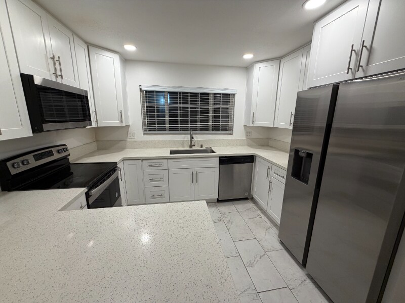 Building Photo - 1215 Ximeno Ave