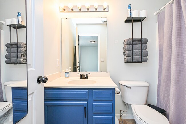 Building Photo - 4372 Dobbin Cir