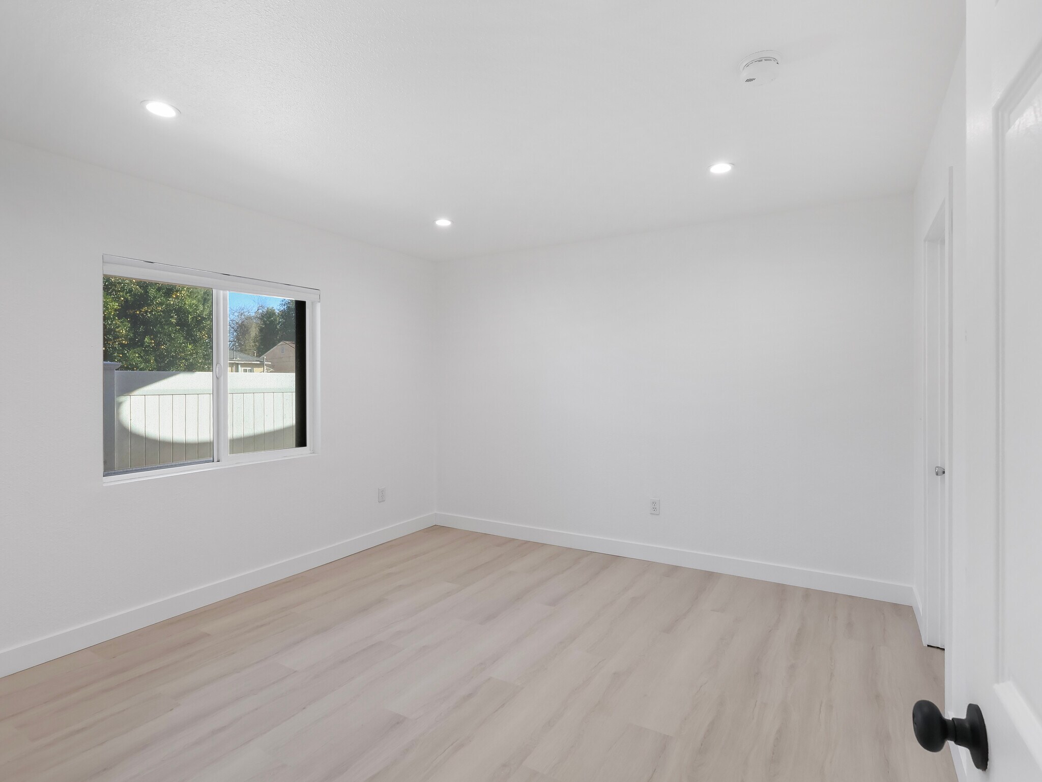 Building Photo - 8828 Chimineas Ave