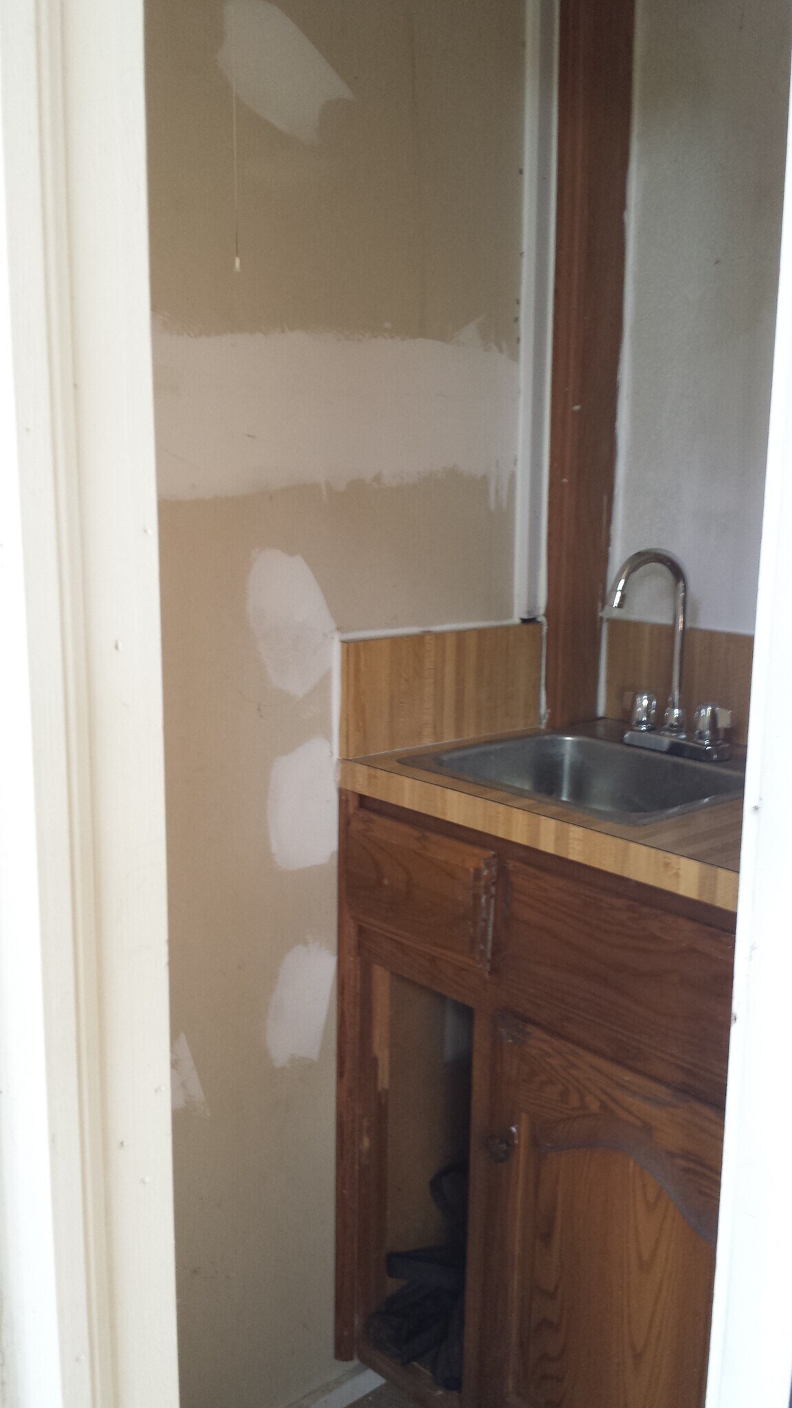 wash up room in backyard - 2304 Canyon Valley Trl