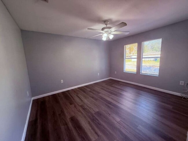 Building Photo - Beautiful Upgraded 3/2 Home in Jackson Heights!!