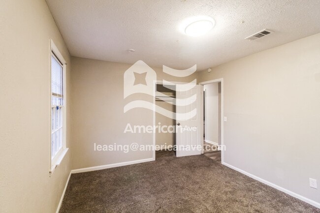 Building Photo - 122 Victor Rd