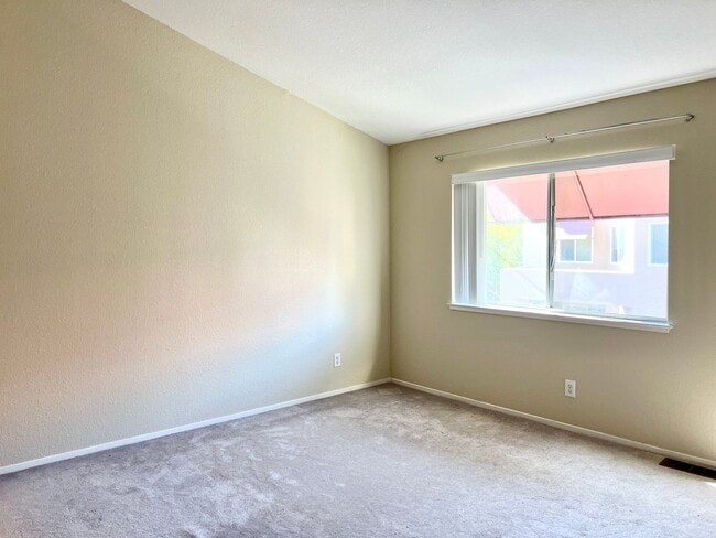 Building Photo - Working from home? This town home has a huge office area and large primary suite... plus a second...