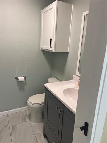 Building Photo - 404 Central Park Dr