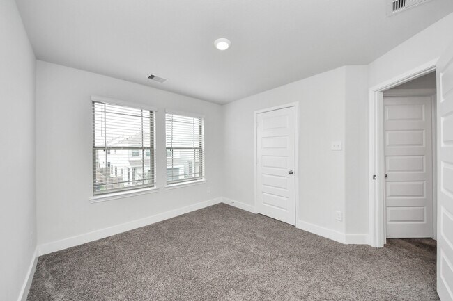 Building Photo - 4423 Santorini Ln