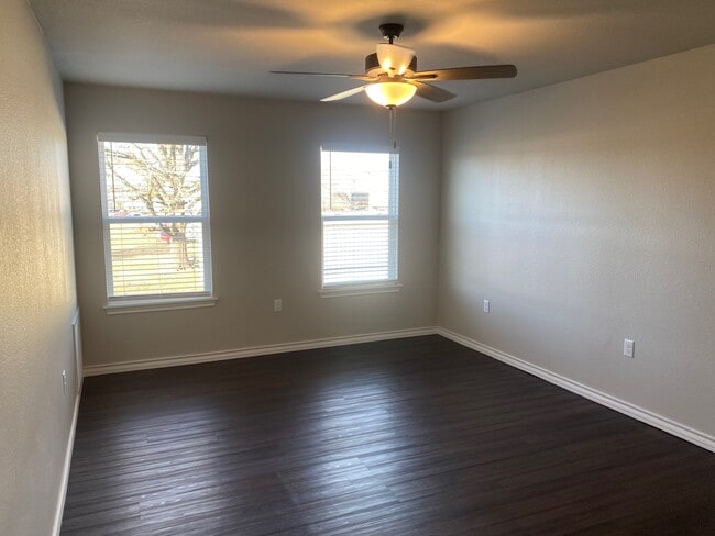 Building Photo - 3478-3478 Brooke Pl