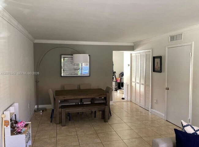 Building Photo - 10093 SW 77th Ct