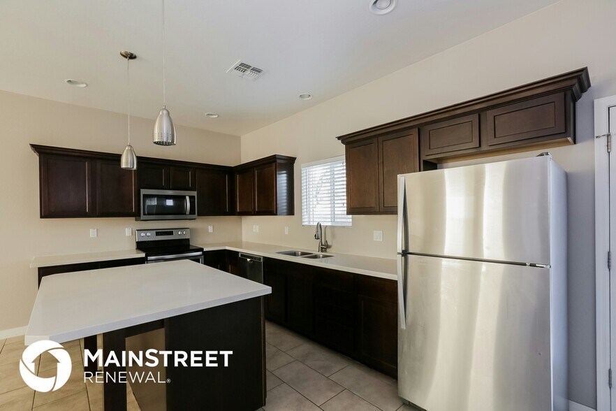 Building Photo - 2000 N 36th St