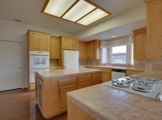 Building Photo - Classy Home in Prestigious Village Collection