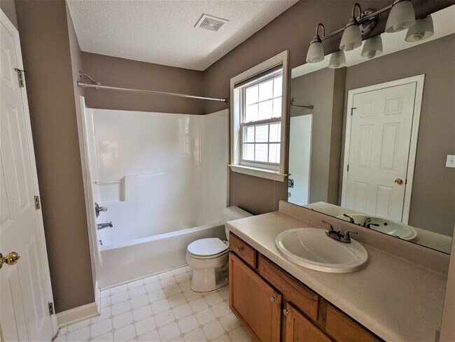 Building Photo - Home at Hedingham