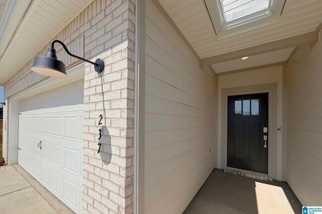 Building Photo - 237 Granby Ln