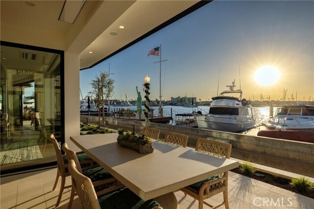 Building Photo - 130 S Bay Front