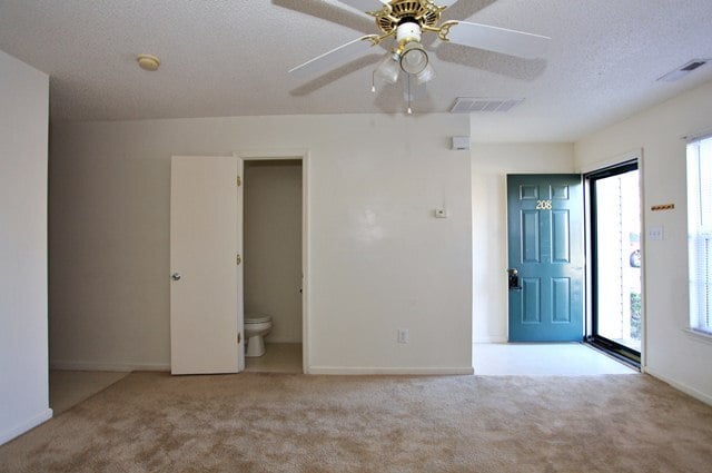 Building Photo - Close to area splash pad and parks