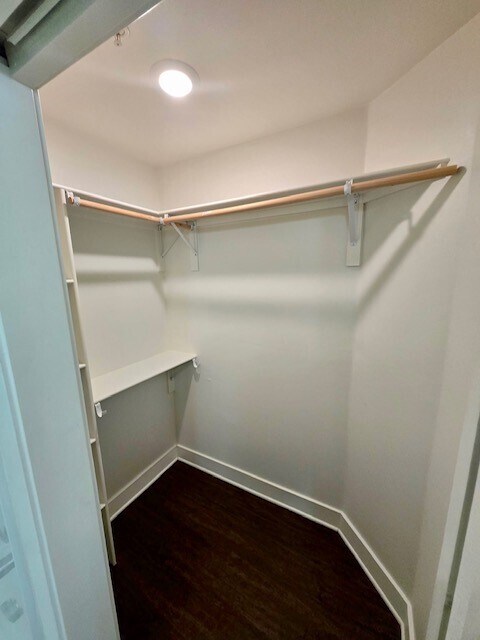 Building Photo - 726 E Emma Ave