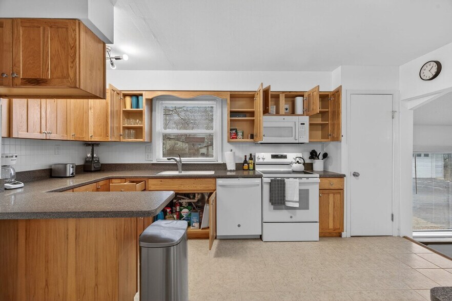 Building Photo - 444 Rosedale Terrace