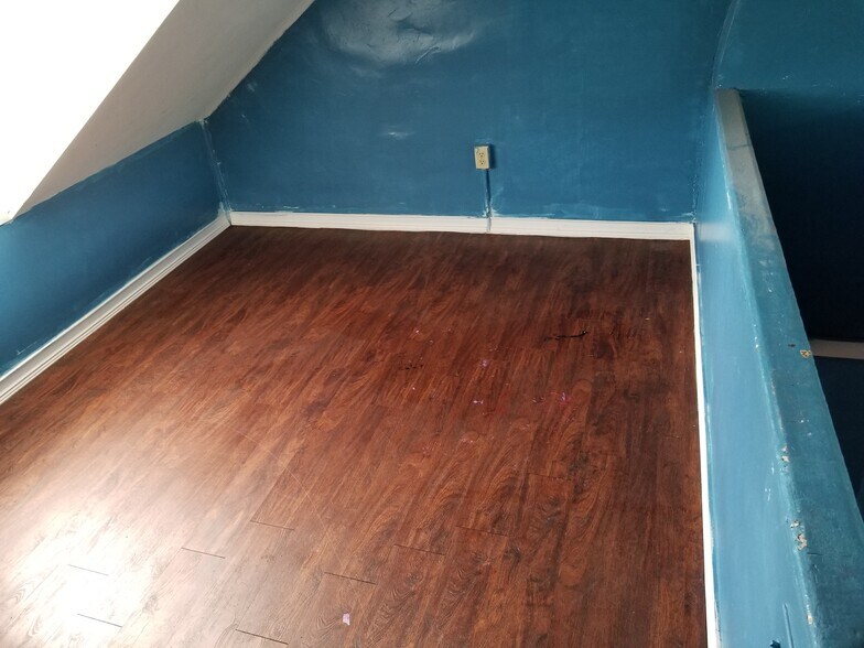 Building Photo - 519 tulpehocken street