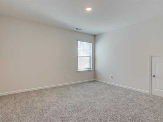 Building Photo - Beautiful 4 Bed, 3.5 Bath Rental with Gran...