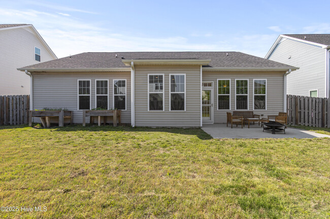 Building Photo - 344 Belvedere Dr