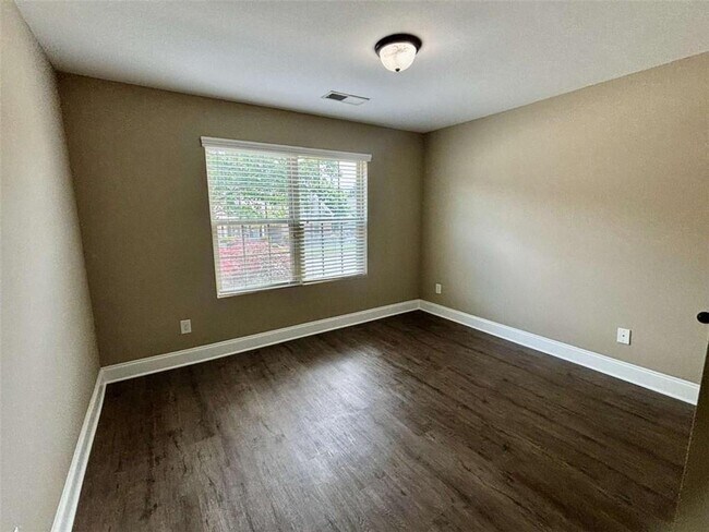 Building Photo - 4668 Hidden Creek Dr
