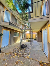 Building Photo - 3818 N Pennsylvania Ave
