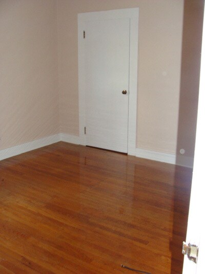 Building Photo - 49 Beacon St
