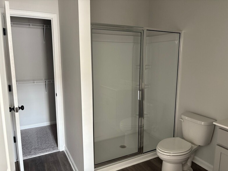 Building Photo - 120 Lauren St