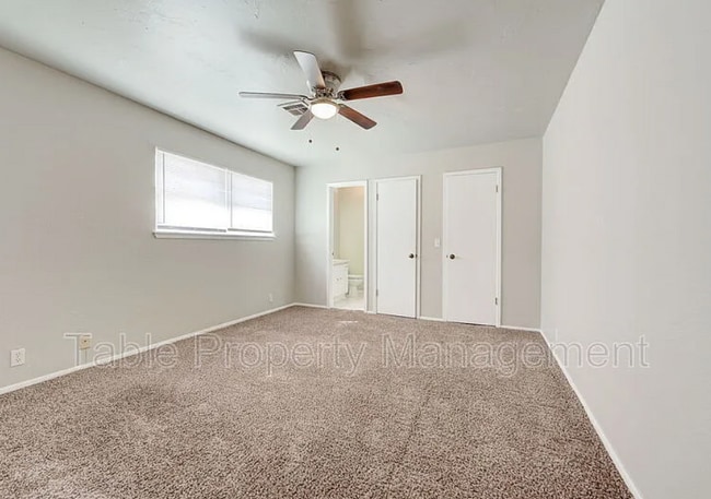 Building Photo - 6916 Woodlake Dr