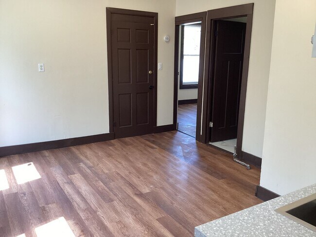 Primary Photo - 1219-21 N 33rd St