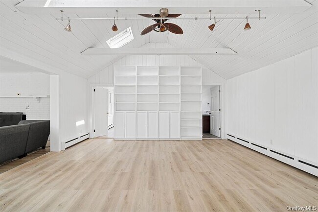Building Photo - 35 Gardners Ln