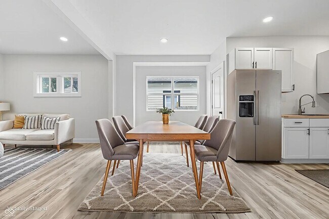 Building Photo - 1218 N Ewing St