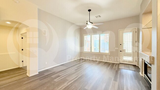 Building Photo - 3871 E Olive Ave