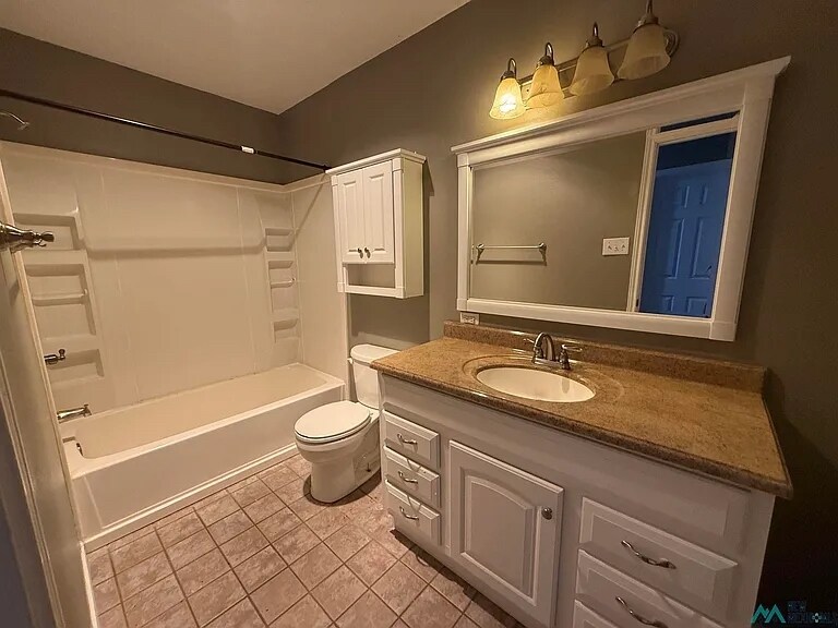 Building Photo - 1908 Janeway St