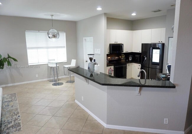 Building Photo - 878 Lavender Cir
