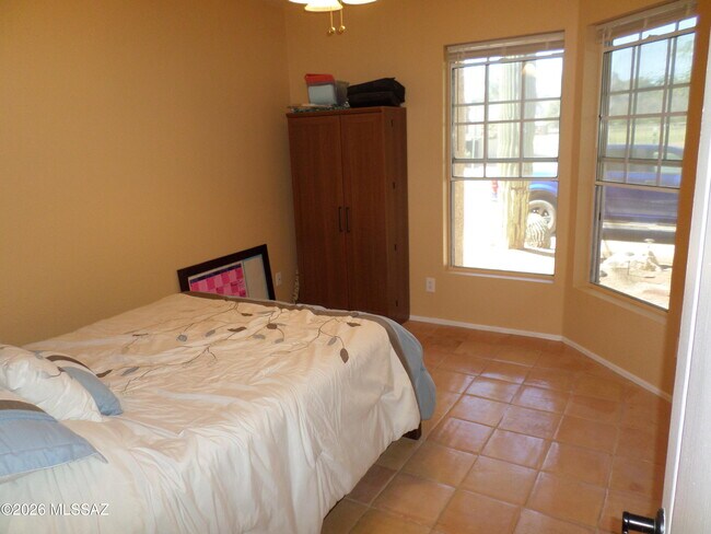 Building Photo - 9006 N Willeta Dr
