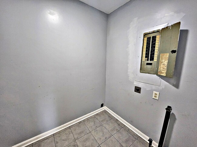 Building Photo - Decatur 3BR House SE