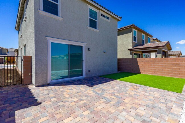 Building Photo - Brand New Inspirada Beauty With 1st Floor Bed and Bath