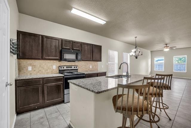 Building Photo - 2049 Meadow View Dr