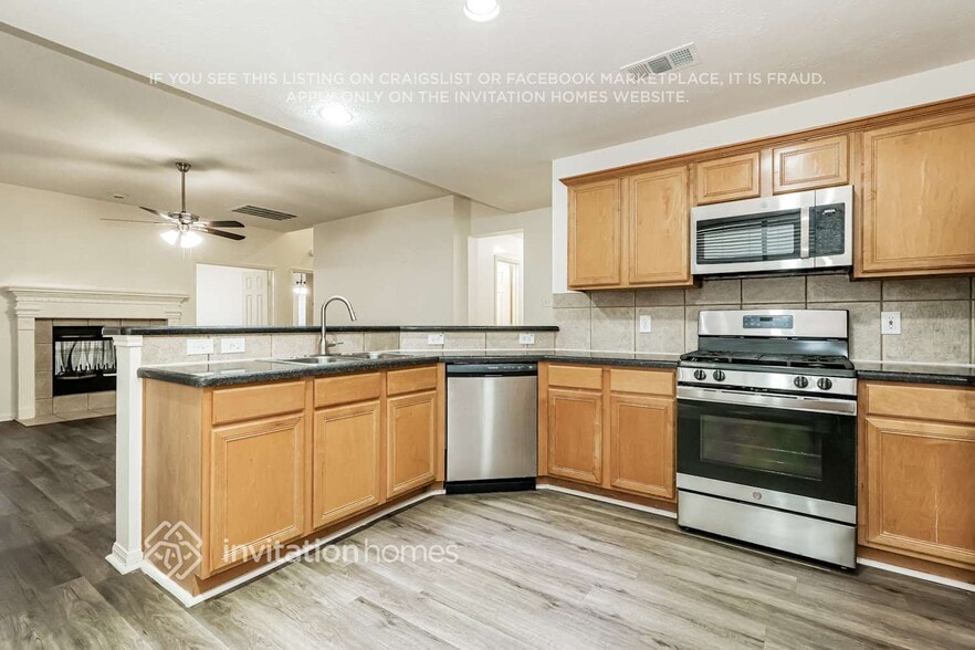 Building Photo - 15726 Stiller Park Dr