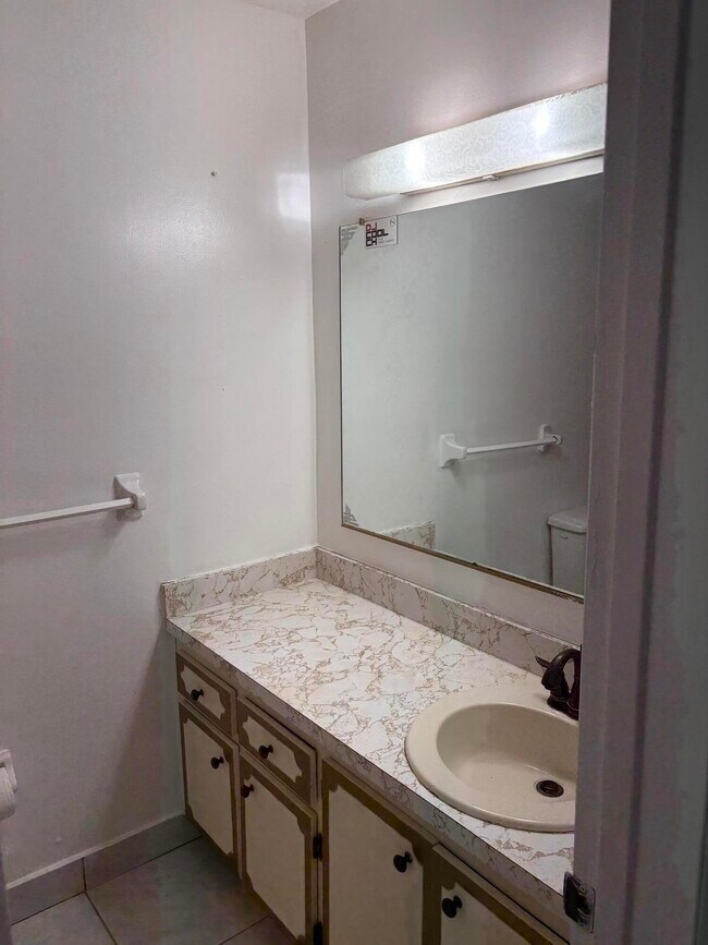 Building Photo - 2801 Albatross Rd